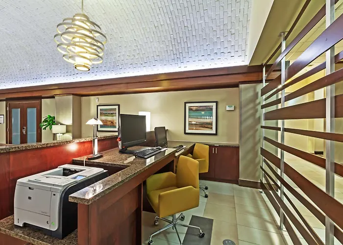 Embassy Suites By Hilton Dallas Market Center